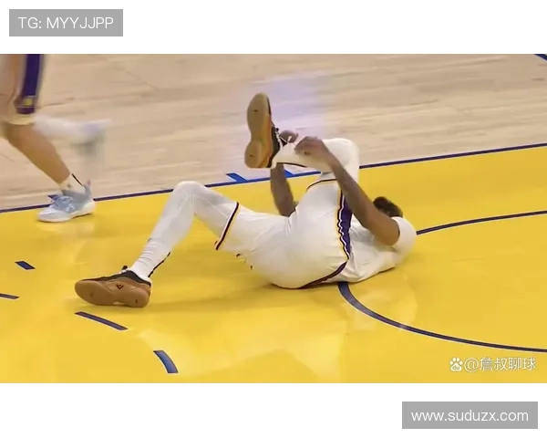 浓眉首节疑似崴脚退场4分4篮板1抢断望无大碍