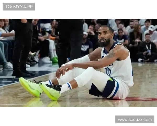 科尔谈巴特勒伤情仅知左膝受伤其余情况不明